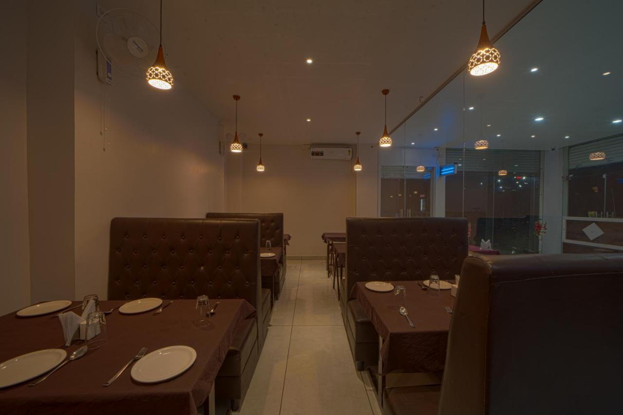 Hotel Saheb Kolhapur Luaran gambar